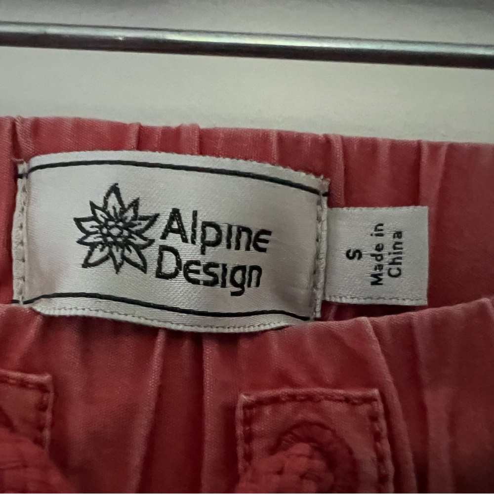 Alpine Women's Coral Cargo Shorts - Picture 3 of 6